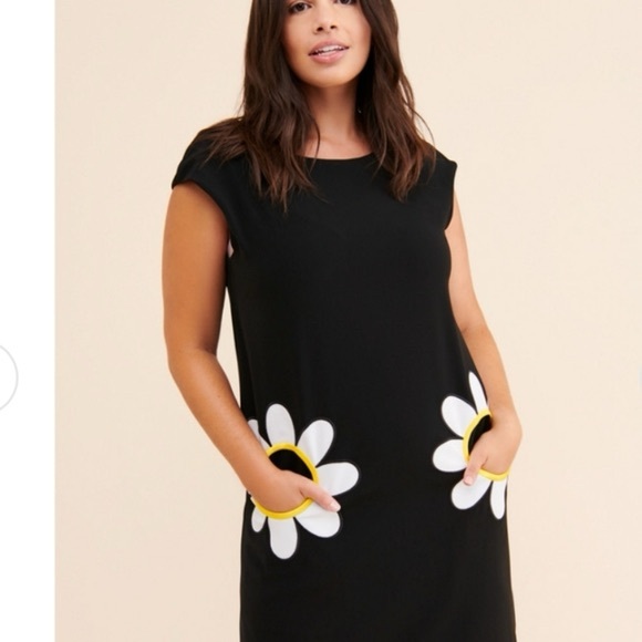 Moschino Daisy Pocket Dress - Picture 2 of 11